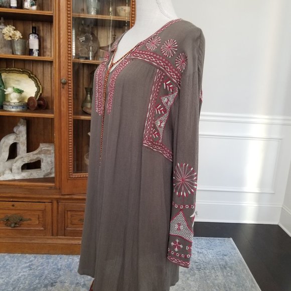 Umgee Dress Extensive Embordered Detail  Large - Picture 8 of 11